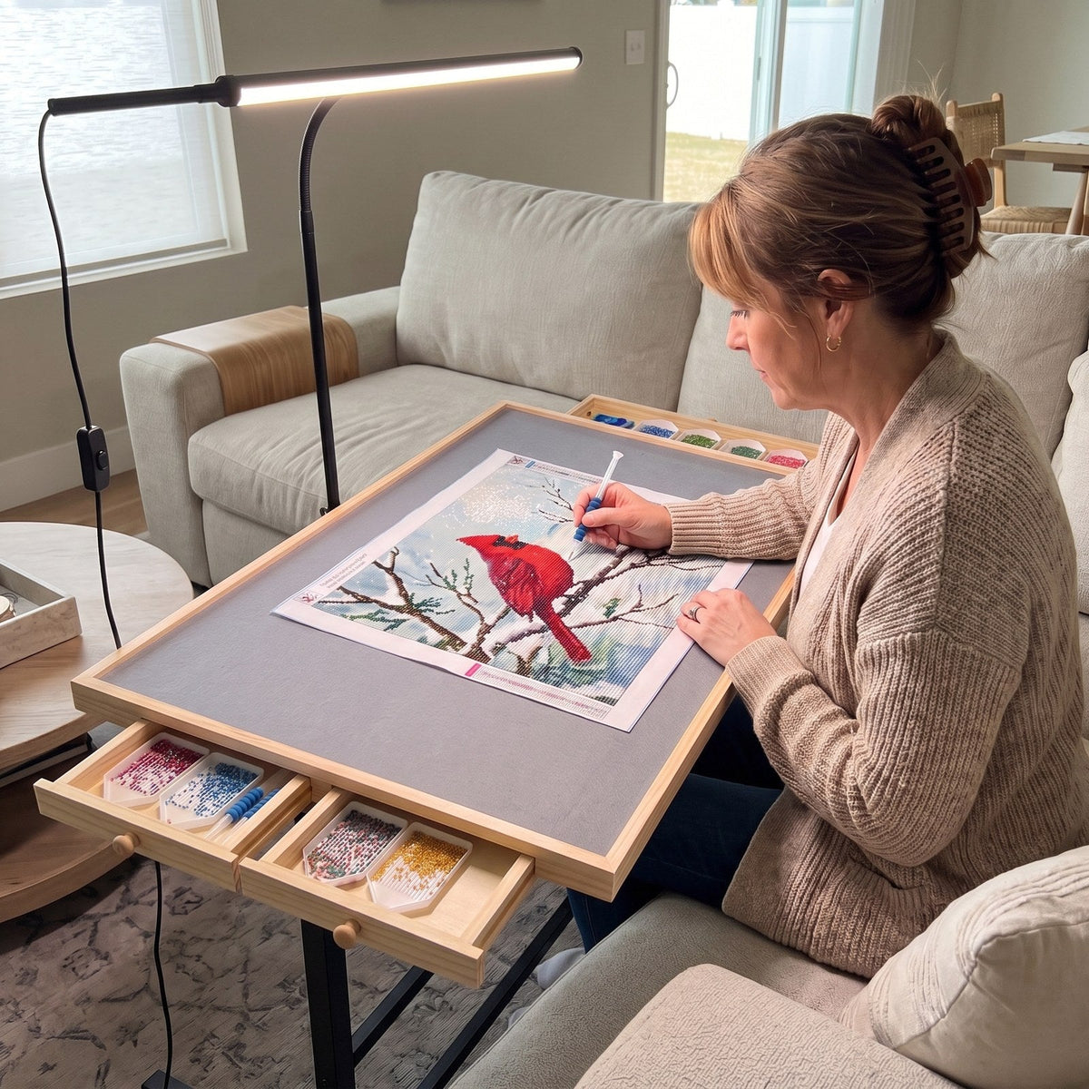 Diamond painting on the Pieceful table